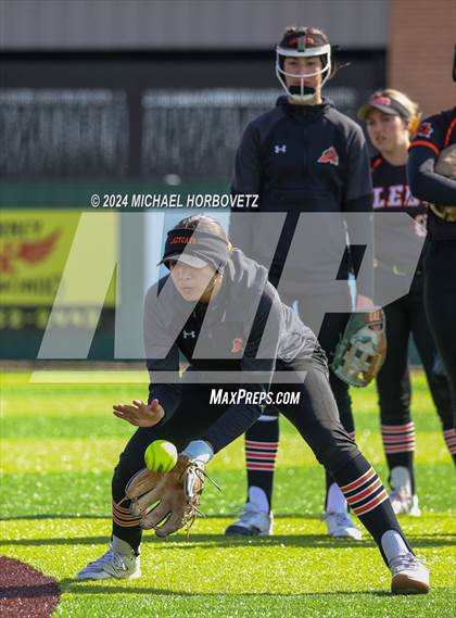 Thumbnail 2 in Melissa vs. Aledo (Forney Tournament) photogallery.