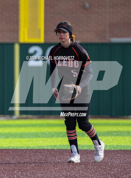 Thumbnail 1 in Melissa vs. Aledo (Forney Tournament) photogallery.