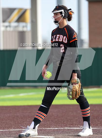 Thumbnail 1 in Melissa vs. Aledo (Forney Tournament) photogallery.