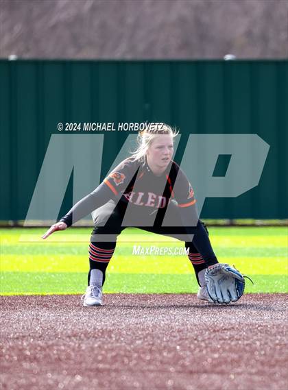 Thumbnail 3 in Melissa vs. Aledo (Forney Tournament) photogallery.