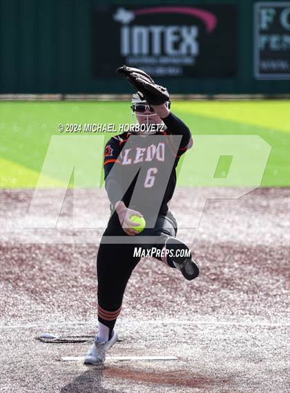 Thumbnail 2 in Melissa vs. Aledo (Forney Tournament) photogallery.