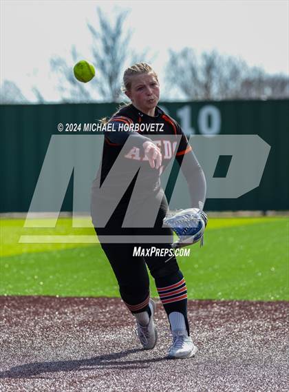 Thumbnail 2 in Melissa vs. Aledo (Forney Tournament) photogallery.