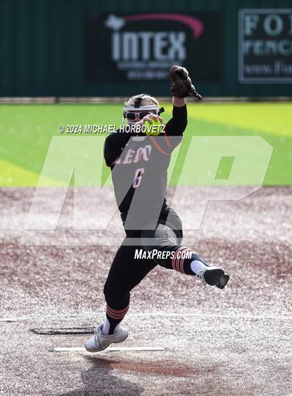 Thumbnail 1 in Melissa vs. Aledo (Forney Tournament) photogallery.