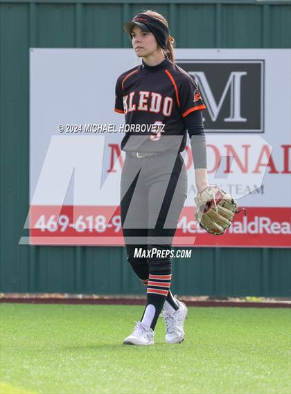 Thumbnail 1 in Melissa vs. Aledo (Forney Tournament) photogallery.