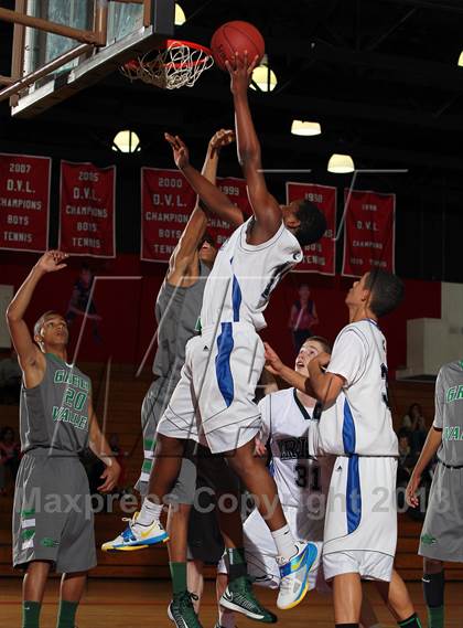 Thumbnail 2 in Green Valley vs Sacred Heart (MaxPreps Holiday Classic) photogallery.