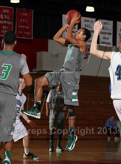 Thumbnail 2 in Green Valley vs Sacred Heart (MaxPreps Holiday Classic) photogallery.