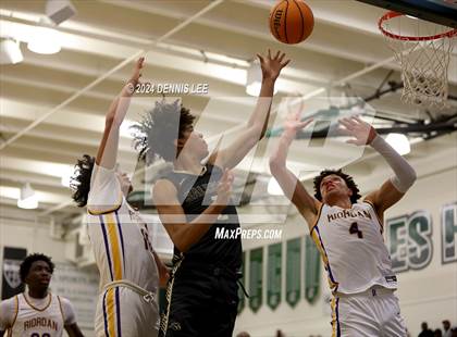 Thumbnail 2 in Salesian College Preparatory vs. Archbishop Riordan (De La Salle MLK Classic) photogallery.