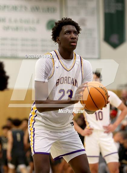 Thumbnail 2 in Salesian College Preparatory vs. Archbishop Riordan (De La Salle MLK Classic) photogallery.