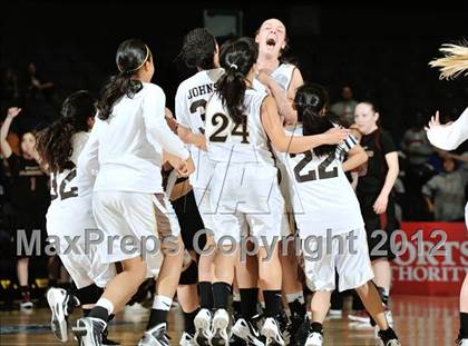 Thumbnail 2 in Alemany vs. Laguna Hills (CIF SS D3AA Final) photogallery.