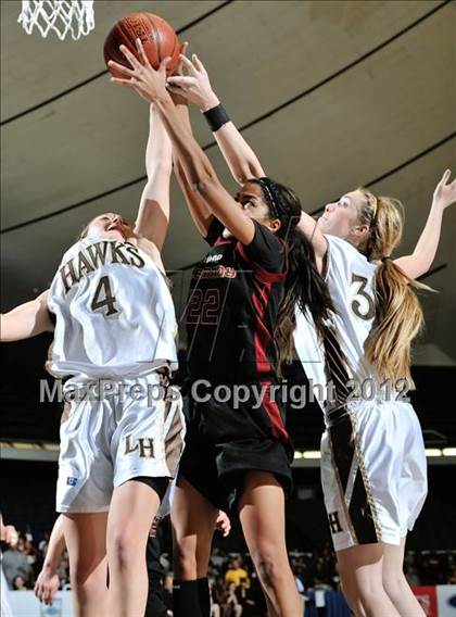 Thumbnail 2 in Alemany vs. Laguna Hills (CIF SS D3AA Final) photogallery.