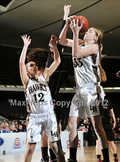 Thumbnail 2 in Alemany vs. Laguna Hills (CIF SS D3AA Final) photogallery.
