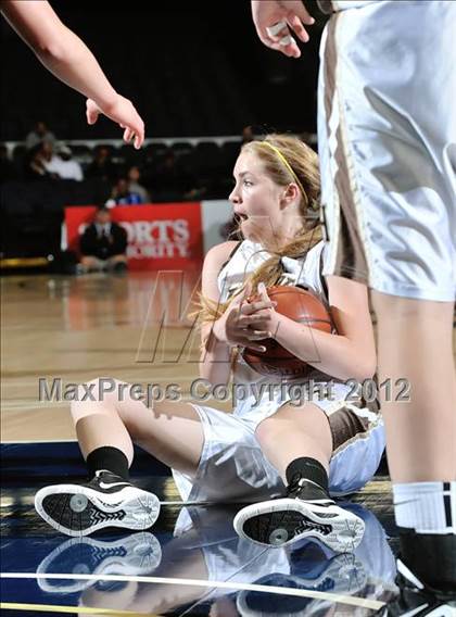 Thumbnail 3 in Alemany vs. Laguna Hills (CIF SS D3AA Final) photogallery.