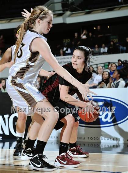 Thumbnail 3 in Alemany vs. Laguna Hills (CIF SS D3AA Final) photogallery.