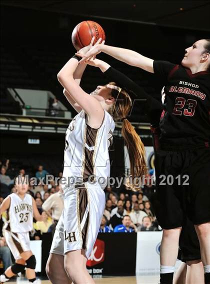 Thumbnail 2 in Alemany vs. Laguna Hills (CIF SS D3AA Final) photogallery.