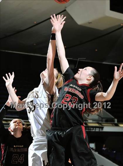 Thumbnail 1 in Alemany vs. Laguna Hills (CIF SS D3AA Final) photogallery.
