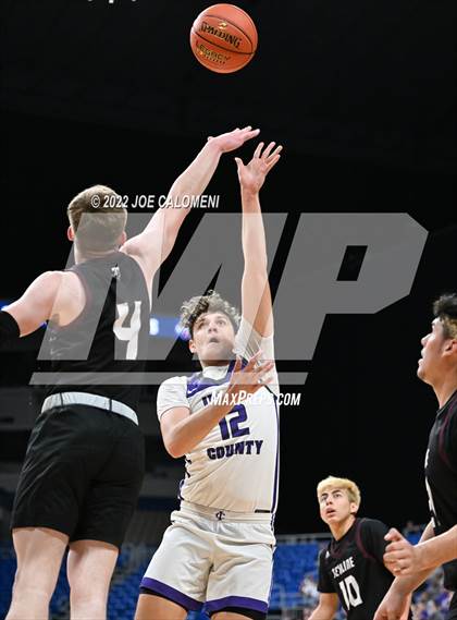Thumbnail 2 in Irion County vs Texline (UIL 1A State Semifinal) photogallery.