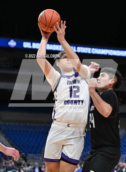 Thumbnail 2 in Irion County vs Texline (UIL 1A State Semifinal) photogallery.