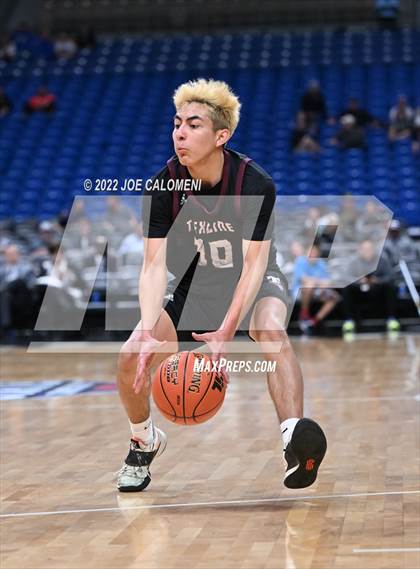 Thumbnail 3 in Irion County vs Texline (UIL 1A State Semifinal) photogallery.