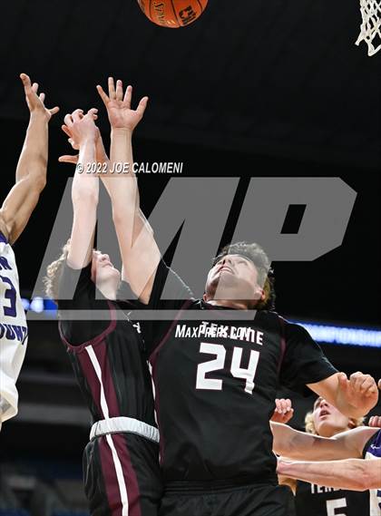 Thumbnail 1 in Irion County vs Texline (UIL 1A State Semifinal) photogallery.