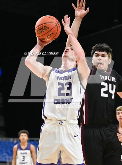 Thumbnail 3 in Irion County vs Texline (UIL 1A State Semifinal) photogallery.