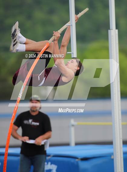 Thumbnail 2 in AAA 3A Region 7 Sr. District Meet photogallery.