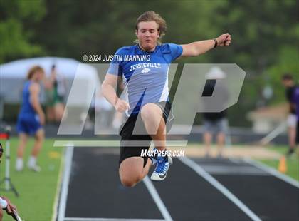 Thumbnail 3 in AAA 3A Region 7 Sr. District Meet photogallery.