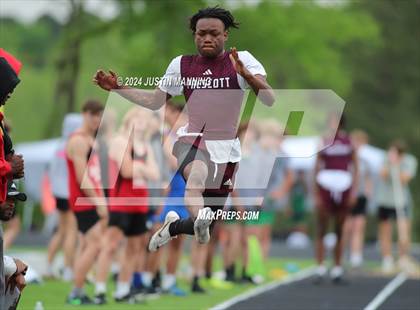 Thumbnail 1 in AAA 3A Region 7 Sr. District Meet photogallery.