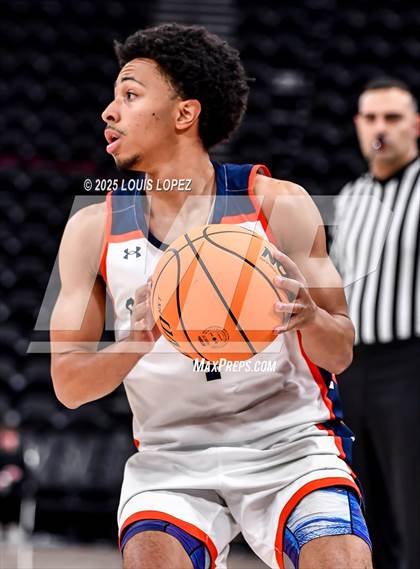 Thumbnail 3 in Loyola vs. Chaminade (Trinity-Mission League Showcase) photogallery.