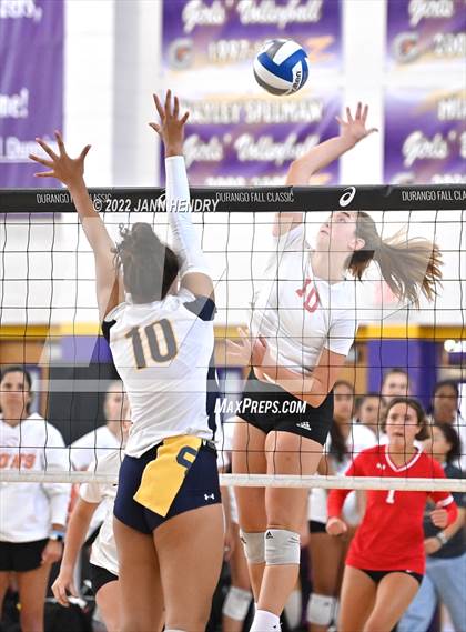 Thumbnail 2 in Cathedral Catholic vs. Punahou (Durango Fall Classic) photogallery.