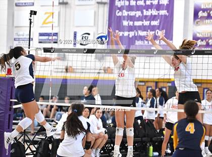 Thumbnail 2 in Cathedral Catholic vs. Punahou (Durango Fall Classic) photogallery.