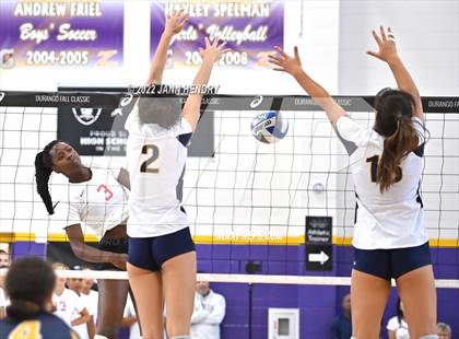 Thumbnail 1 in Cathedral Catholic vs. Punahou (Durango Fall Classic) photogallery.