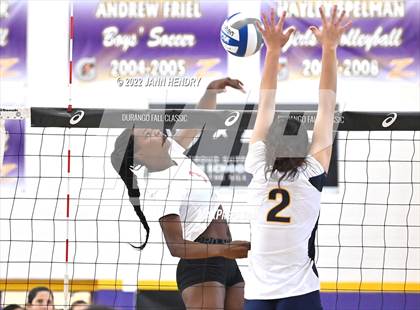 Thumbnail 3 in Cathedral Catholic vs. Punahou (Durango Fall Classic) photogallery.