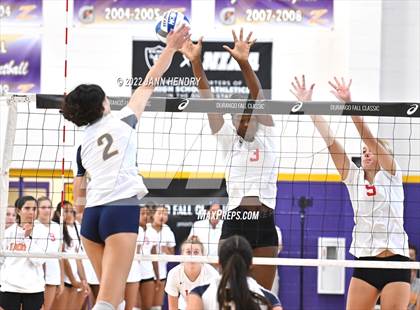 Thumbnail 2 in Cathedral Catholic vs. Punahou (Durango Fall Classic) photogallery.