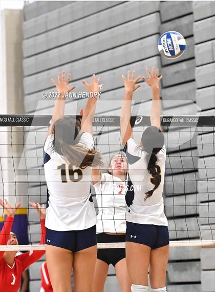 Thumbnail 3 in Cathedral Catholic vs. Punahou (Durango Fall Classic) photogallery.