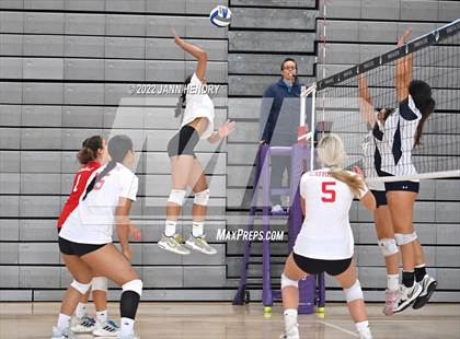 Thumbnail 3 in Cathedral Catholic vs. Punahou (Durango Fall Classic) photogallery.