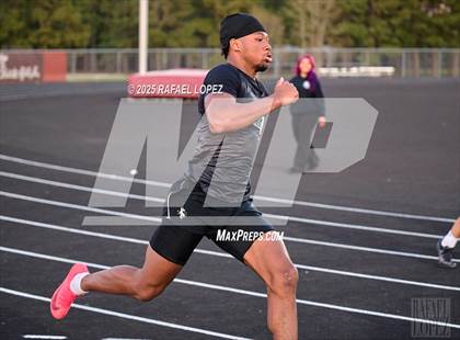 Thumbnail 3 in Dog Pound Invitational (200M) photogallery.