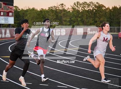 Thumbnail 3 in Dog Pound Invitational (200M) photogallery.