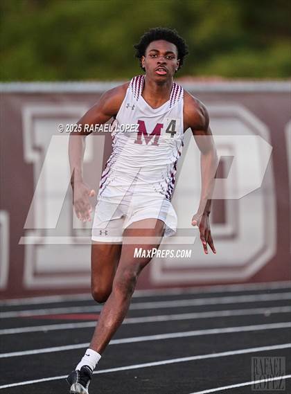 Thumbnail 2 in Dog Pound Invitational (200M) photogallery.