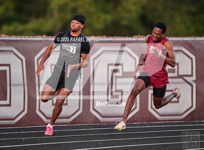 Thumbnail 1 in Dog Pound Invitational (200M) photogallery.