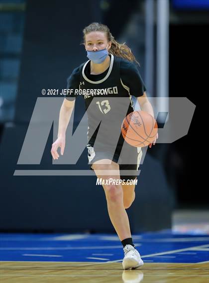 Thumbnail 2 in Newaygo vs. Detroit Country Day (MHSAA D2 Semifinal) photogallery.