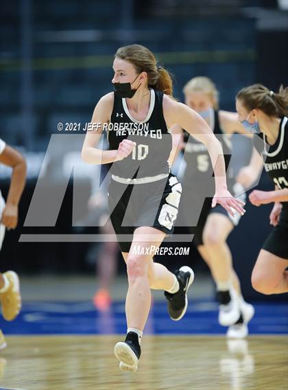 Thumbnail 2 in Newaygo vs. Detroit Country Day (MHSAA D2 Semifinal) photogallery.