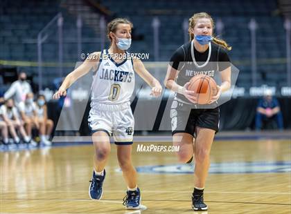 Thumbnail 2 in Newaygo vs. Detroit Country Day (MHSAA D2 Semifinal) photogallery.