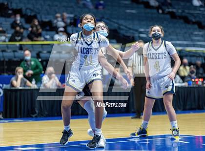 Thumbnail 3 in Newaygo vs. Detroit Country Day (MHSAA D2 Semifinal) photogallery.