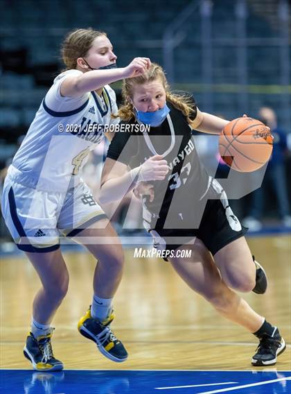 Thumbnail 2 in Newaygo vs. Detroit Country Day (MHSAA D2 Semifinal) photogallery.