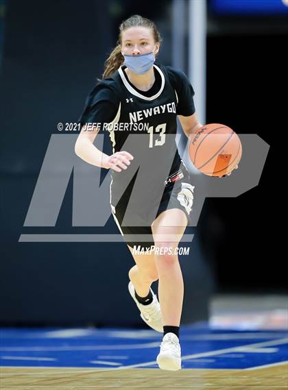 Thumbnail 2 in Newaygo vs. Detroit Country Day (MHSAA D2 Semifinal) photogallery.