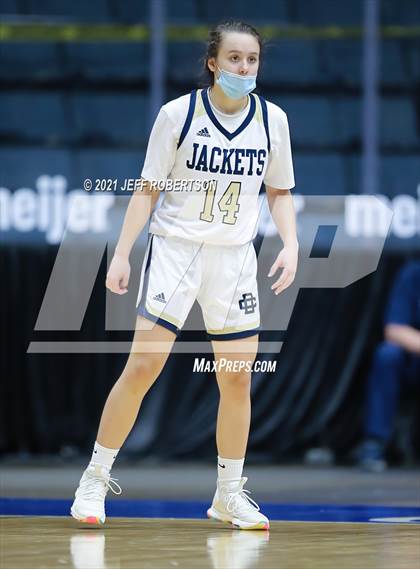 Thumbnail 3 in Newaygo vs. Detroit Country Day (MHSAA D2 Semifinal) photogallery.