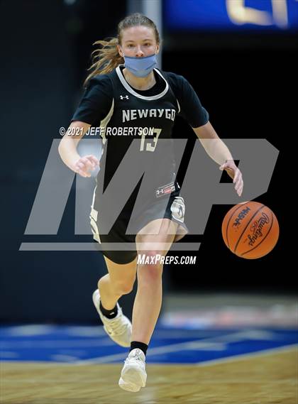 Thumbnail 3 in Newaygo vs. Detroit Country Day (MHSAA D2 Semifinal) photogallery.
