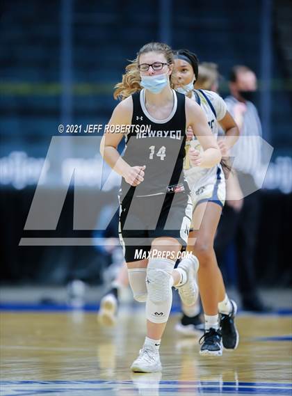Thumbnail 2 in Newaygo vs. Detroit Country Day (MHSAA D2 Semifinal) photogallery.