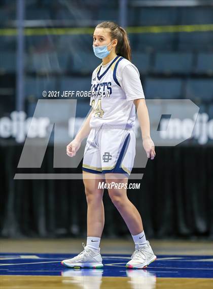 Thumbnail 2 in Newaygo vs. Detroit Country Day (MHSAA D2 Semifinal) photogallery.