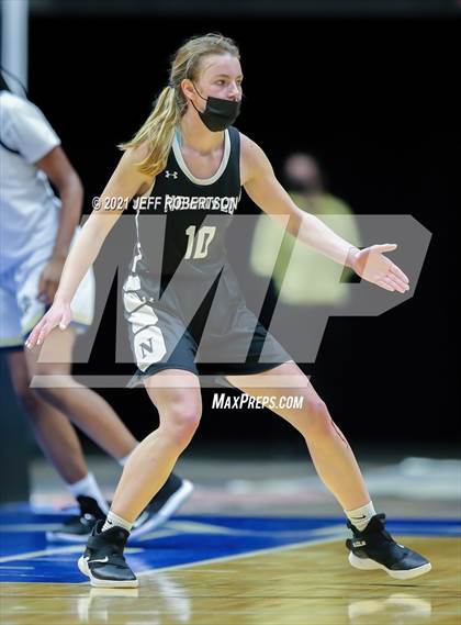 Thumbnail 1 in Newaygo vs. Detroit Country Day (MHSAA D2 Semifinal) photogallery.